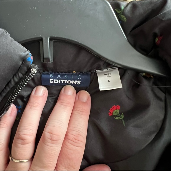 EUC floral puffer vest - Picture 3 of 4